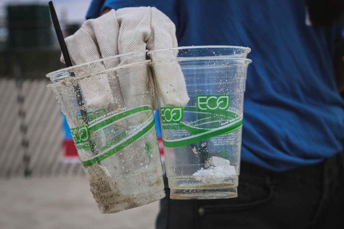 plastiques biodégradables océans bioplastiques solution alternative